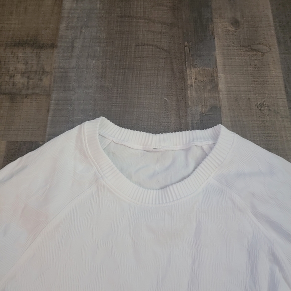 LULULEMON Rest Less Pullover size 6 - Picture 3 of 6